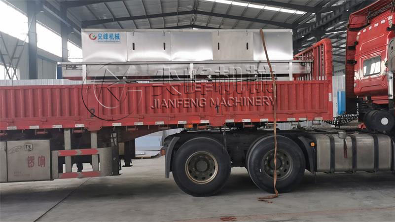 寧波市周轉(zhuǎn)筐清洗機(jī)成功發(fā)出